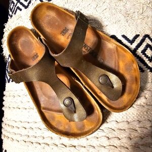 Birkenstock Gizeh Sandal EU 38 / US 7 to 7.5 Oiled Bronze Leather